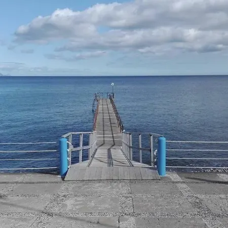 Estefania Santa Cruz (Madeira)