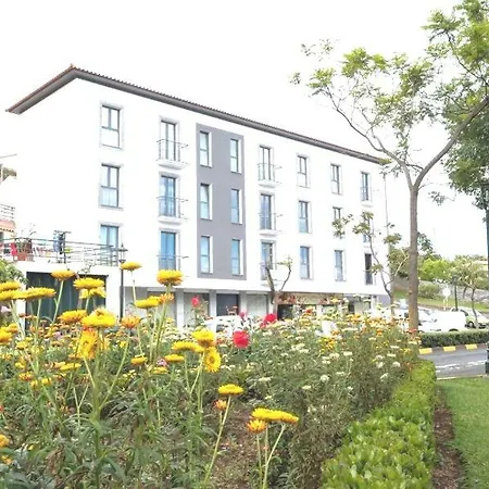 Estefania Santa Cruz (Madeira)